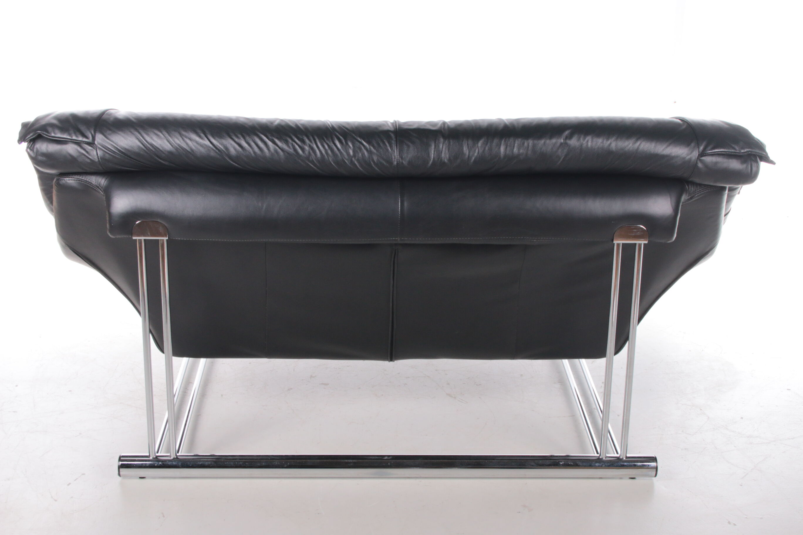 Italian Black leather Postmodern 2 seater sofa, 1970s