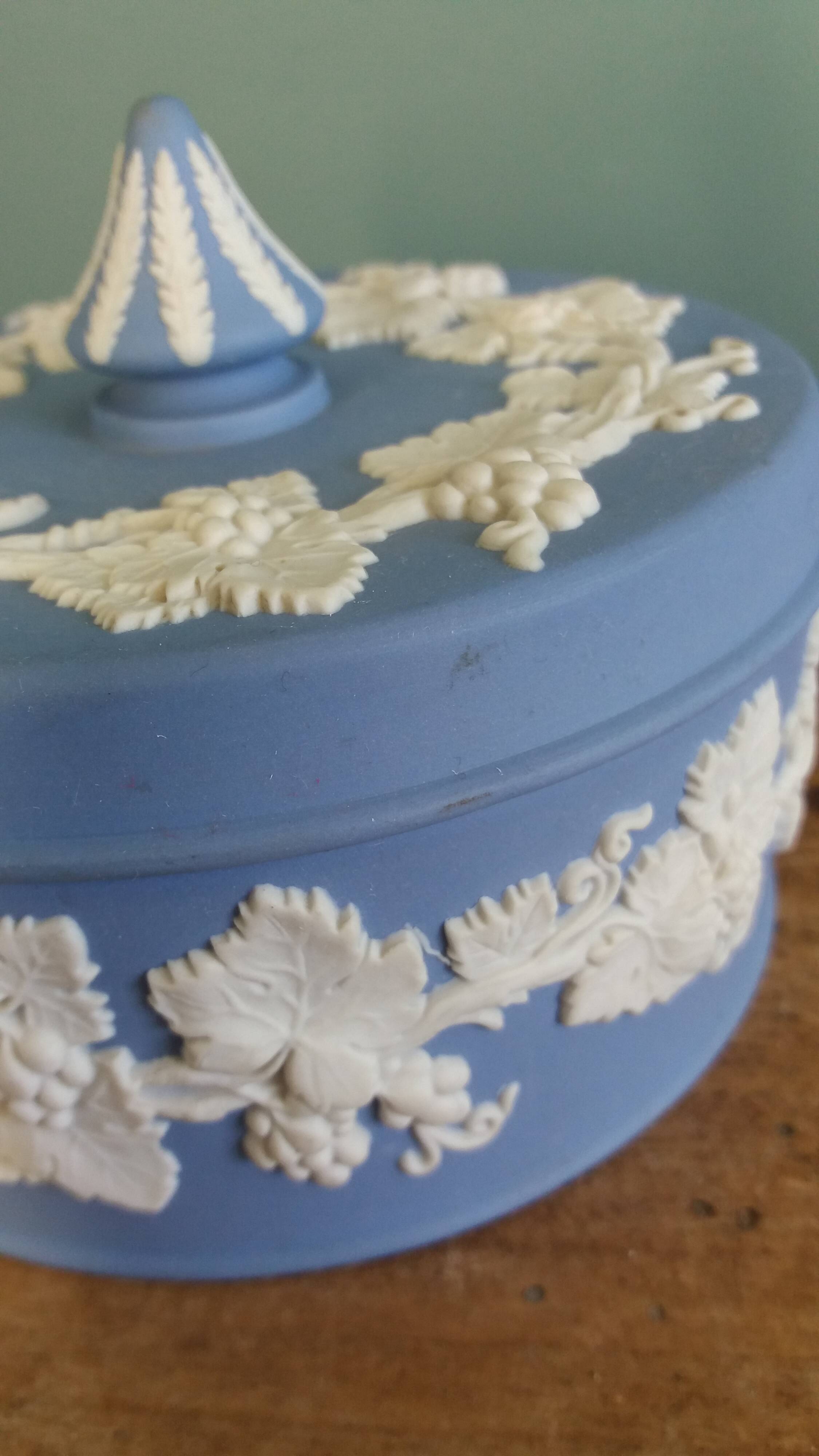Wedgwood jasperware sweet box