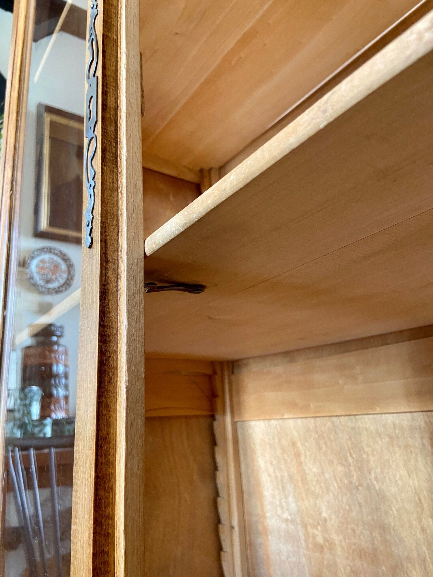 Cupboard, showcase 2 doors in dark wood