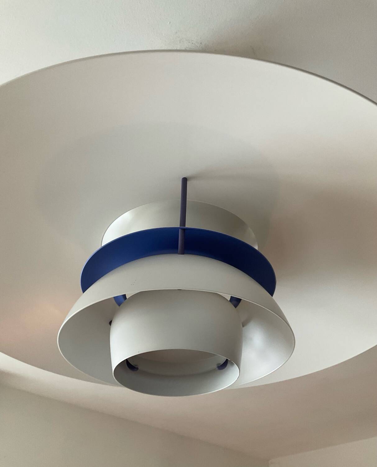 Suspension PH5 Louis Poulsen par Poul Henningsen