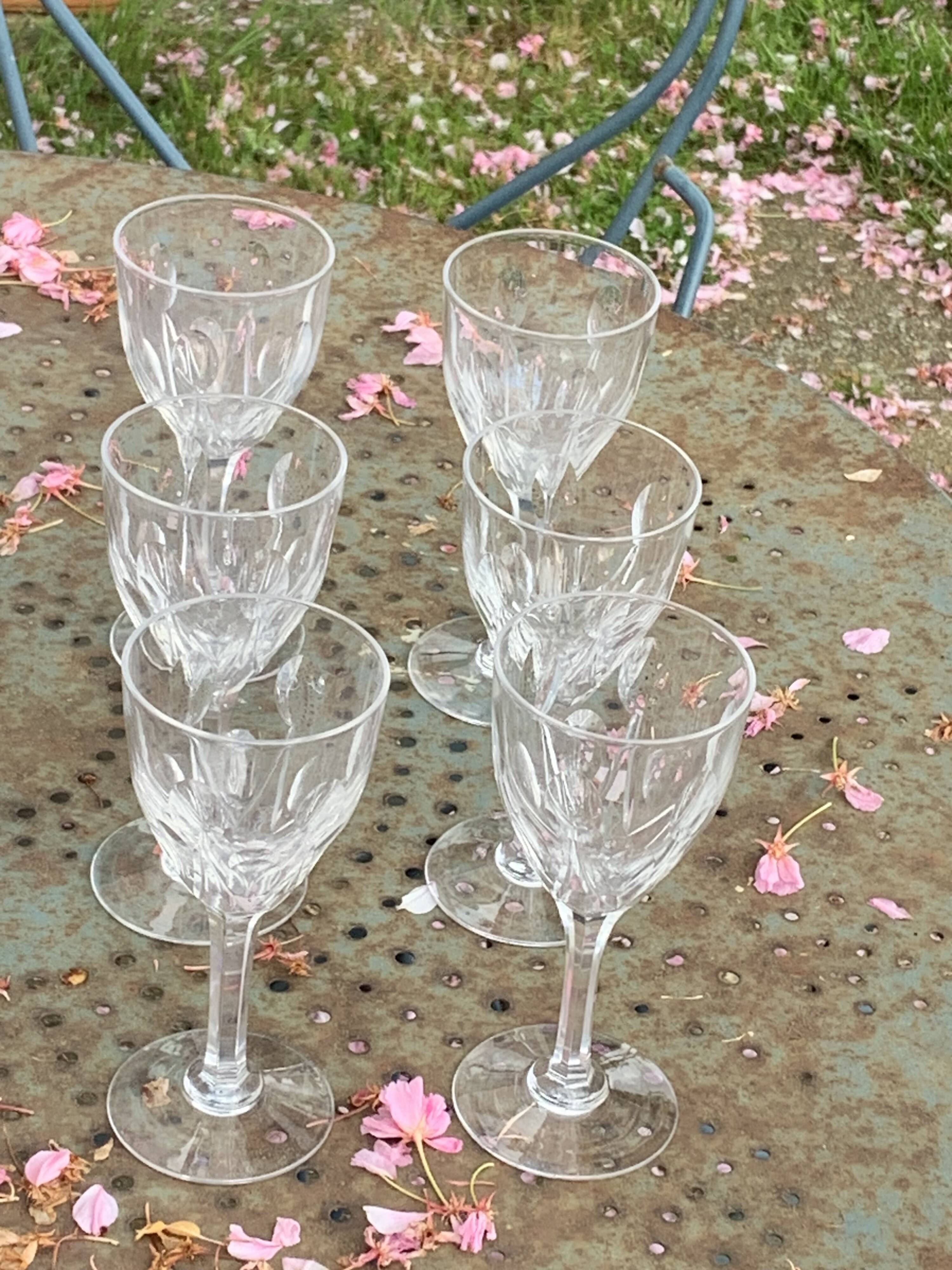 6 large old-cut crystal wine glasses, magnificent patterns