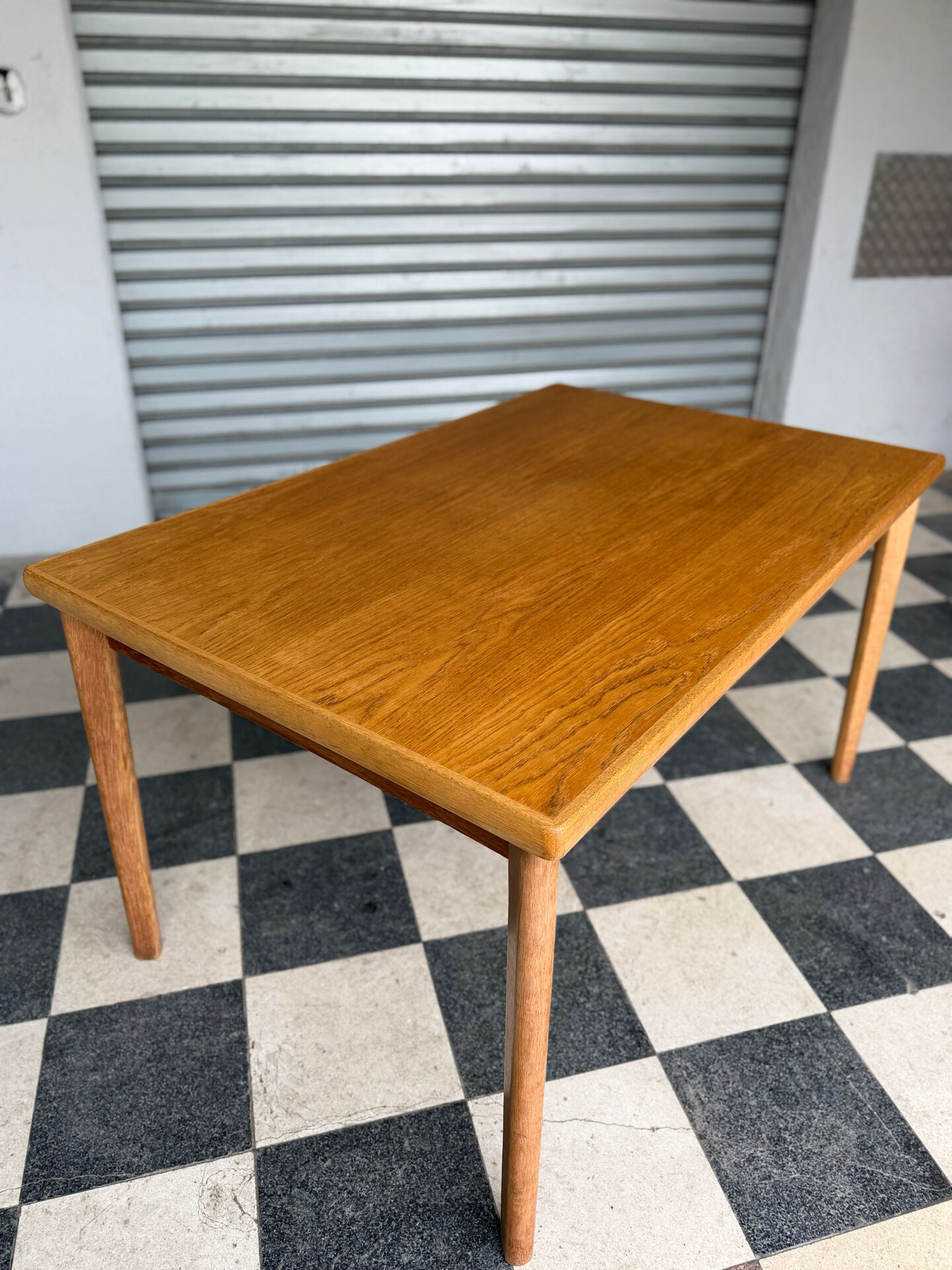 Table scandinave en chêne