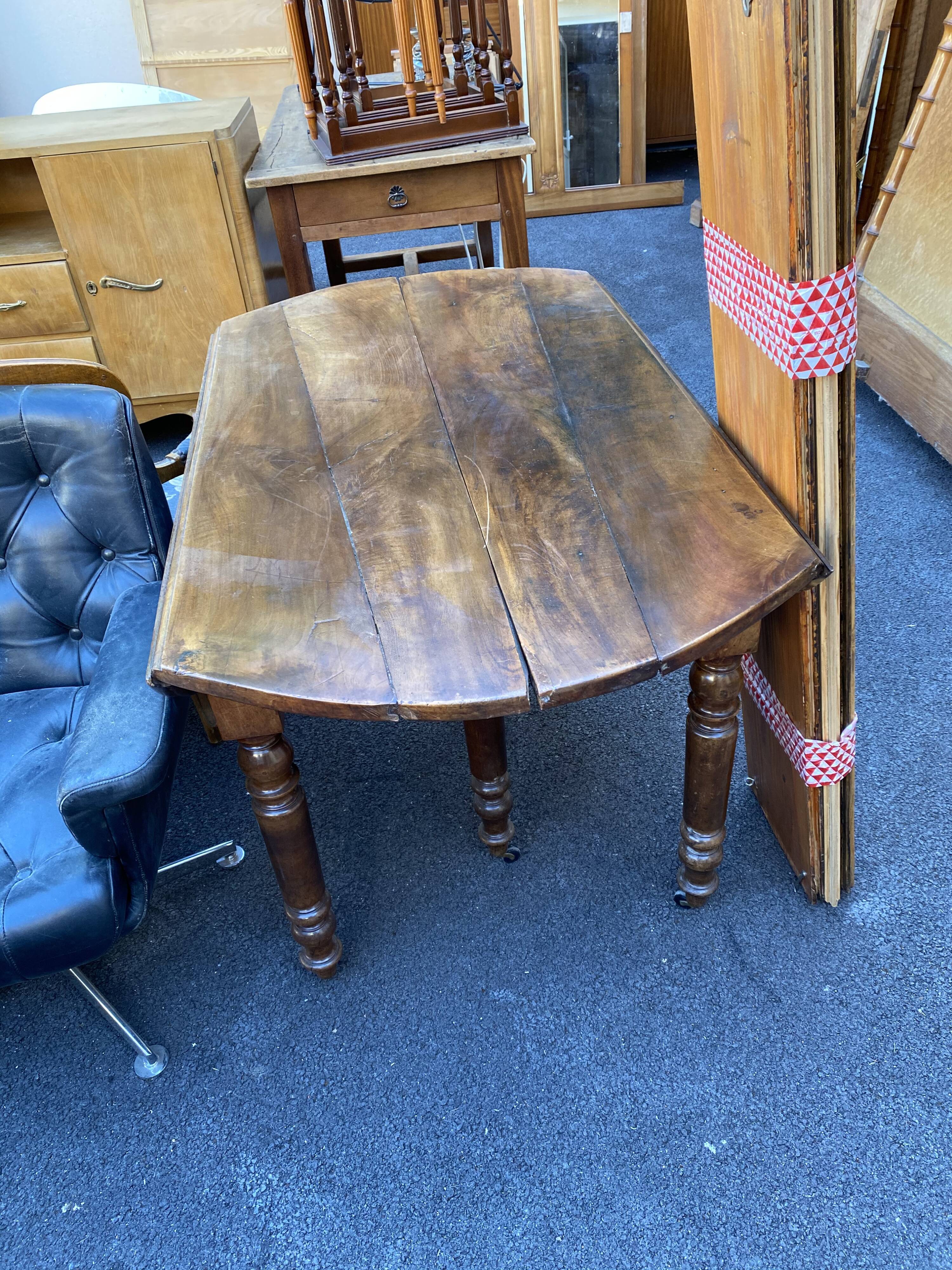 Table Louis Philippe walnut