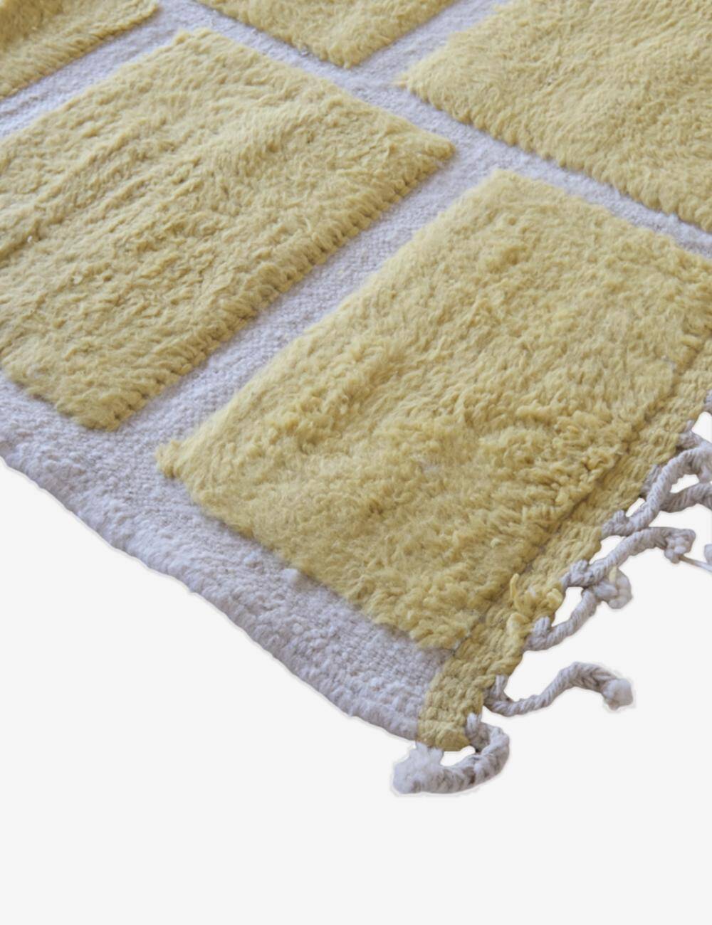 Tapis jaune contemporain