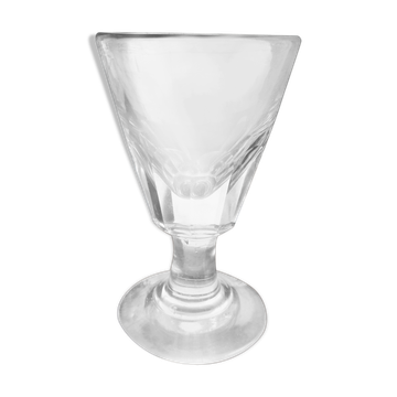 Verre à pied à absinthe