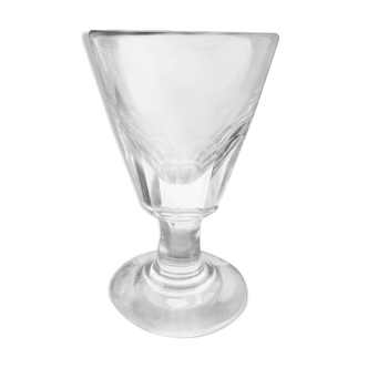 Verre à pied à absinthe