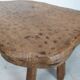 Table basse bois brutaliste