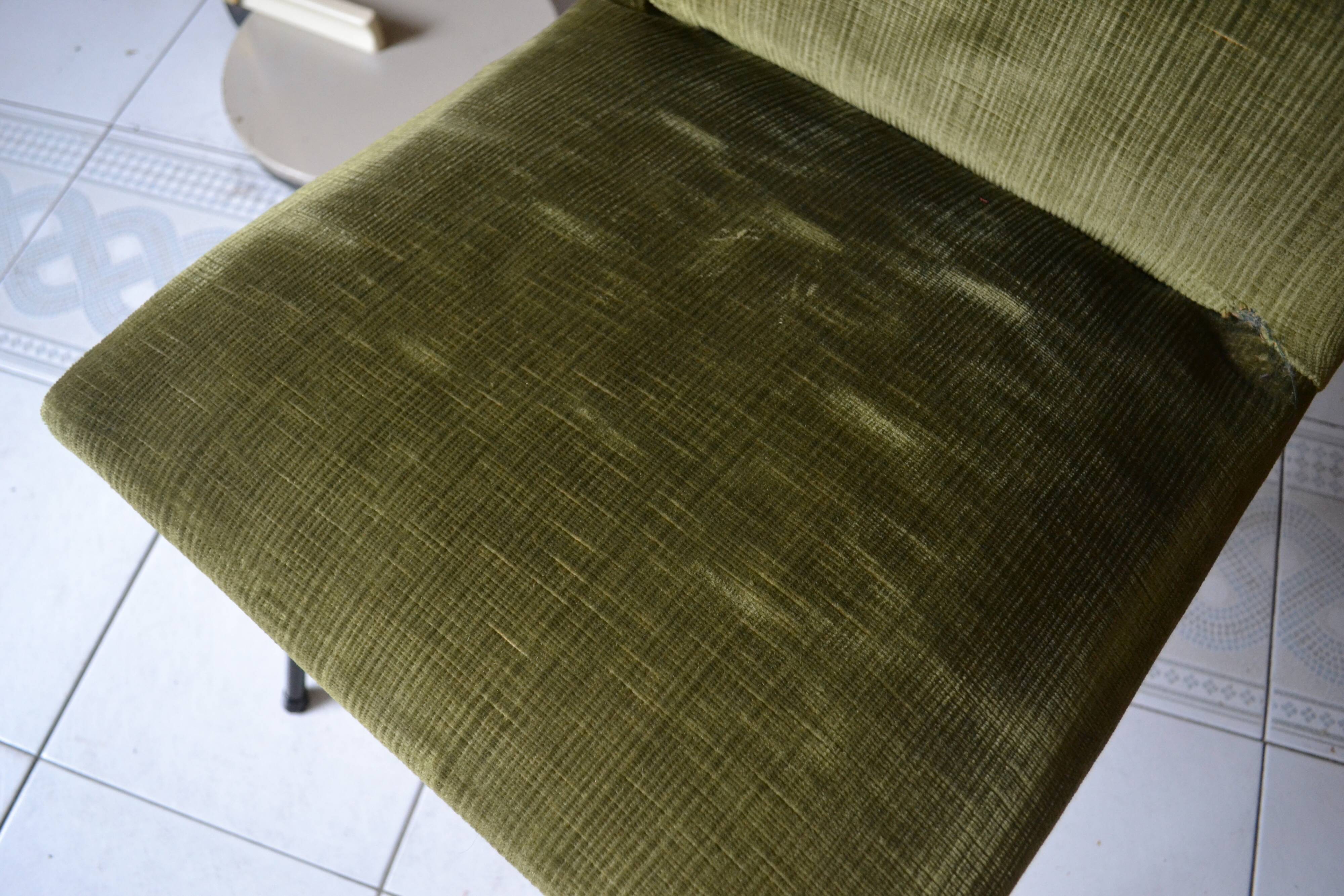 Pierre Paulin chair for 50s TV furniture