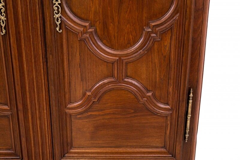 Double-leaf wardrobe, France, circa 1820. After renovation