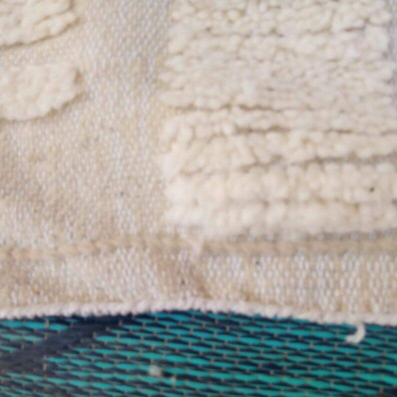 Tapis berbère en laine naturelle fait main blanche taille 140 x 260 cm