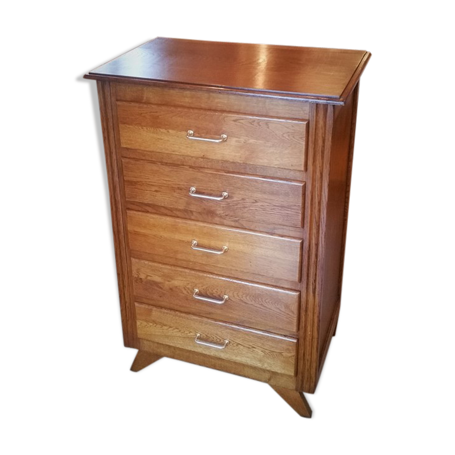 Dresser with feet compass