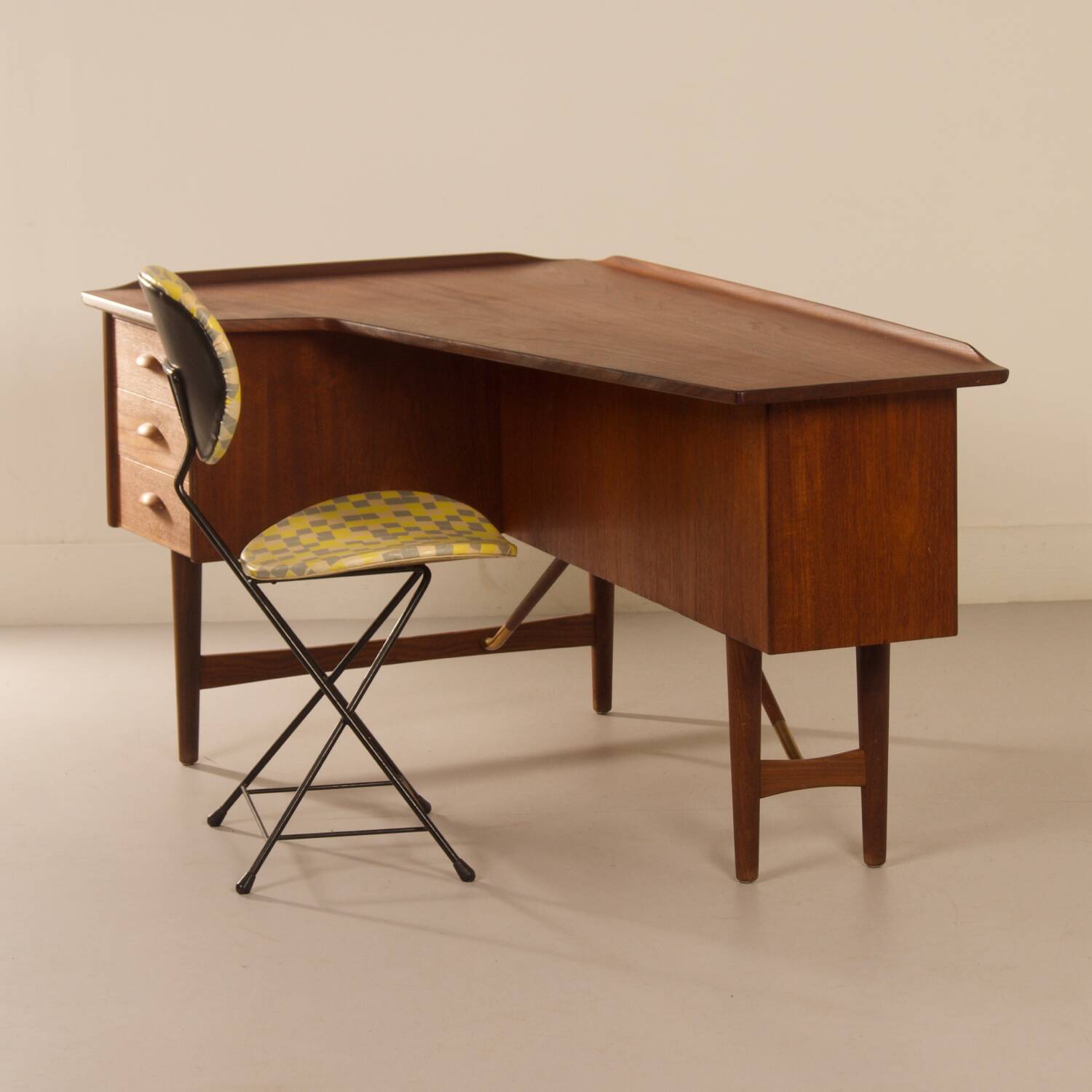 Boomerang desk by Peter Løvig Nielsen for Hedensted mobelfabrik, 1960s