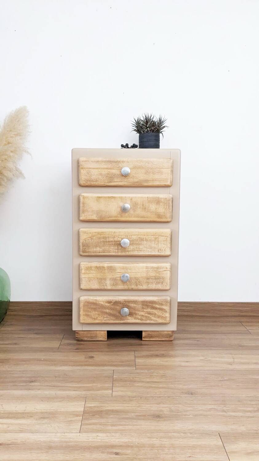 Country chic style chiffonier