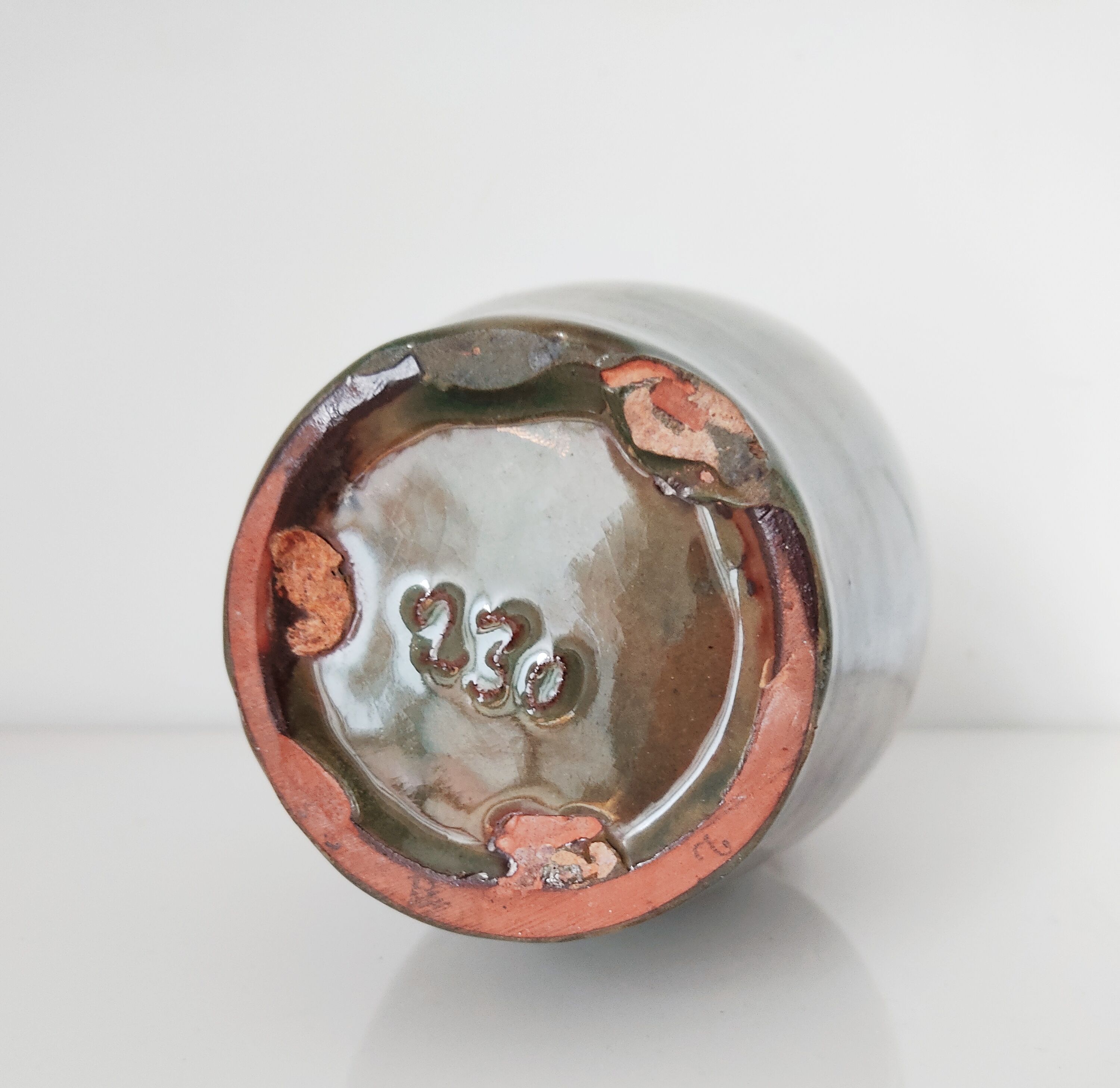 Iridescent ceramic vase