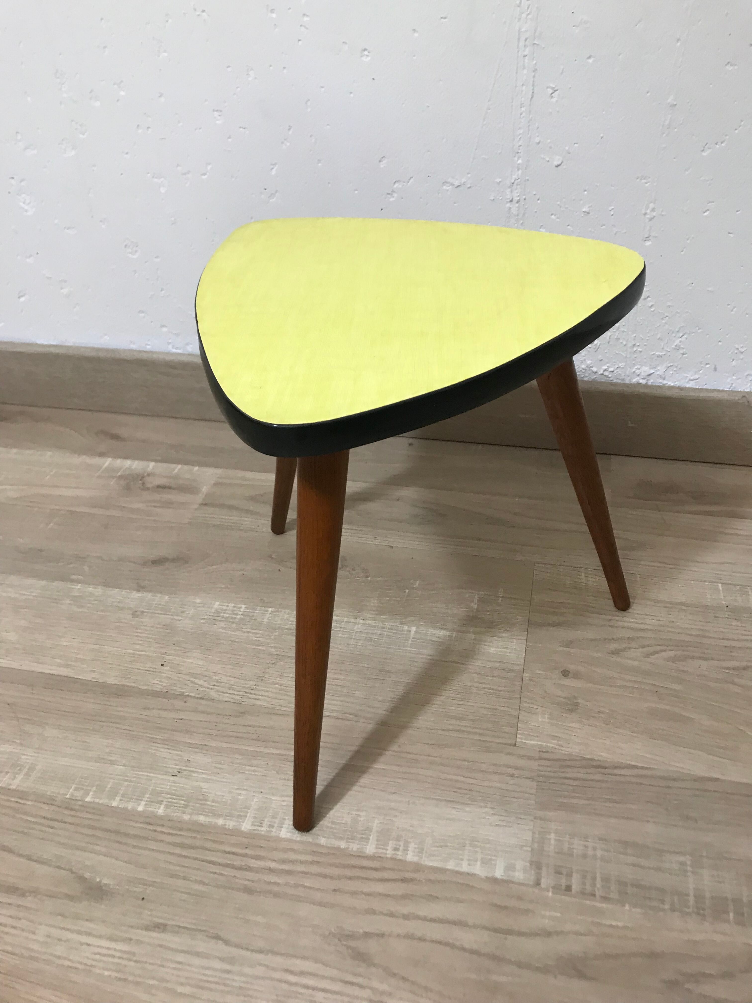 Yellow tripod plant holder 60 ́s