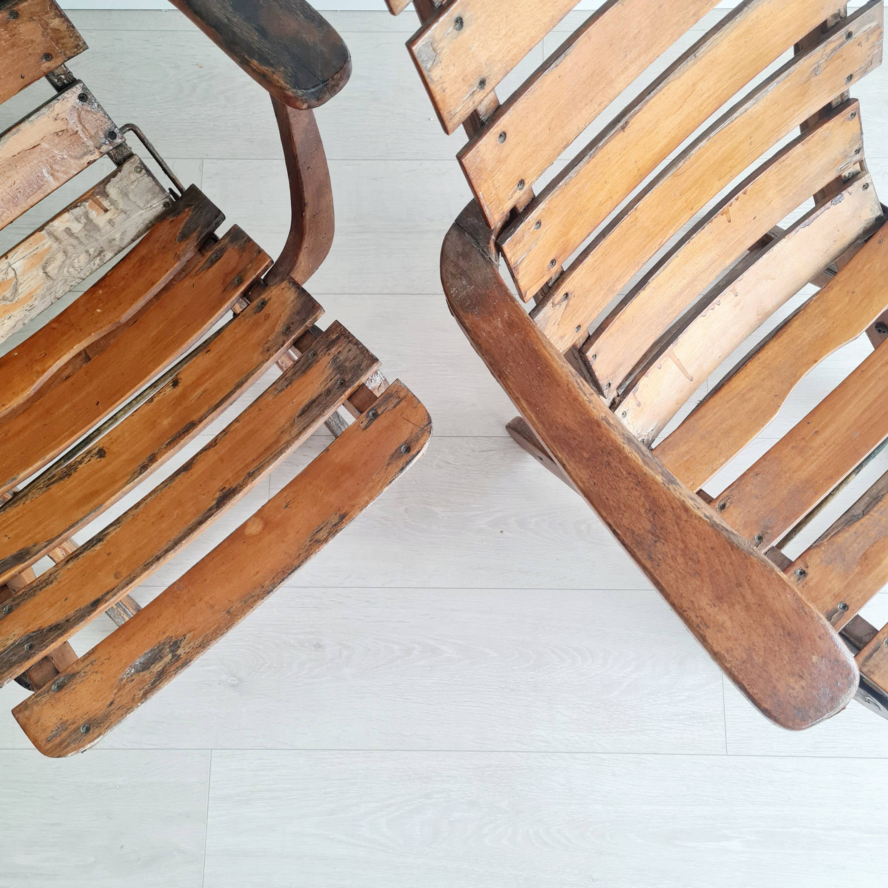 Pair of antique wooden deckchairs - Clairitex antique armchairs