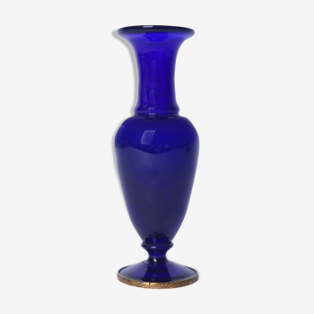 Vase bleu en verre