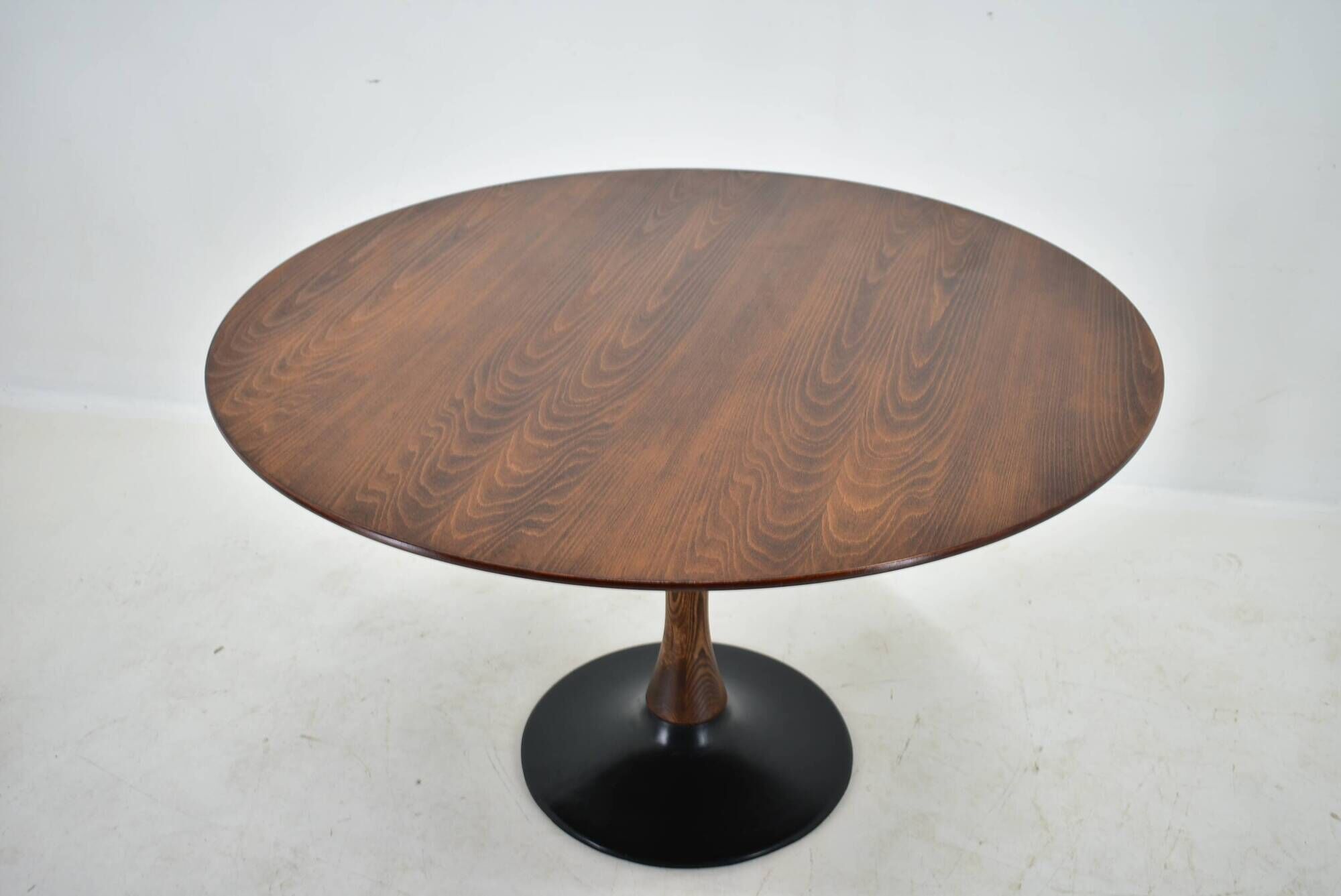 1969s Beech Round Dining Table, Czechoslovakia