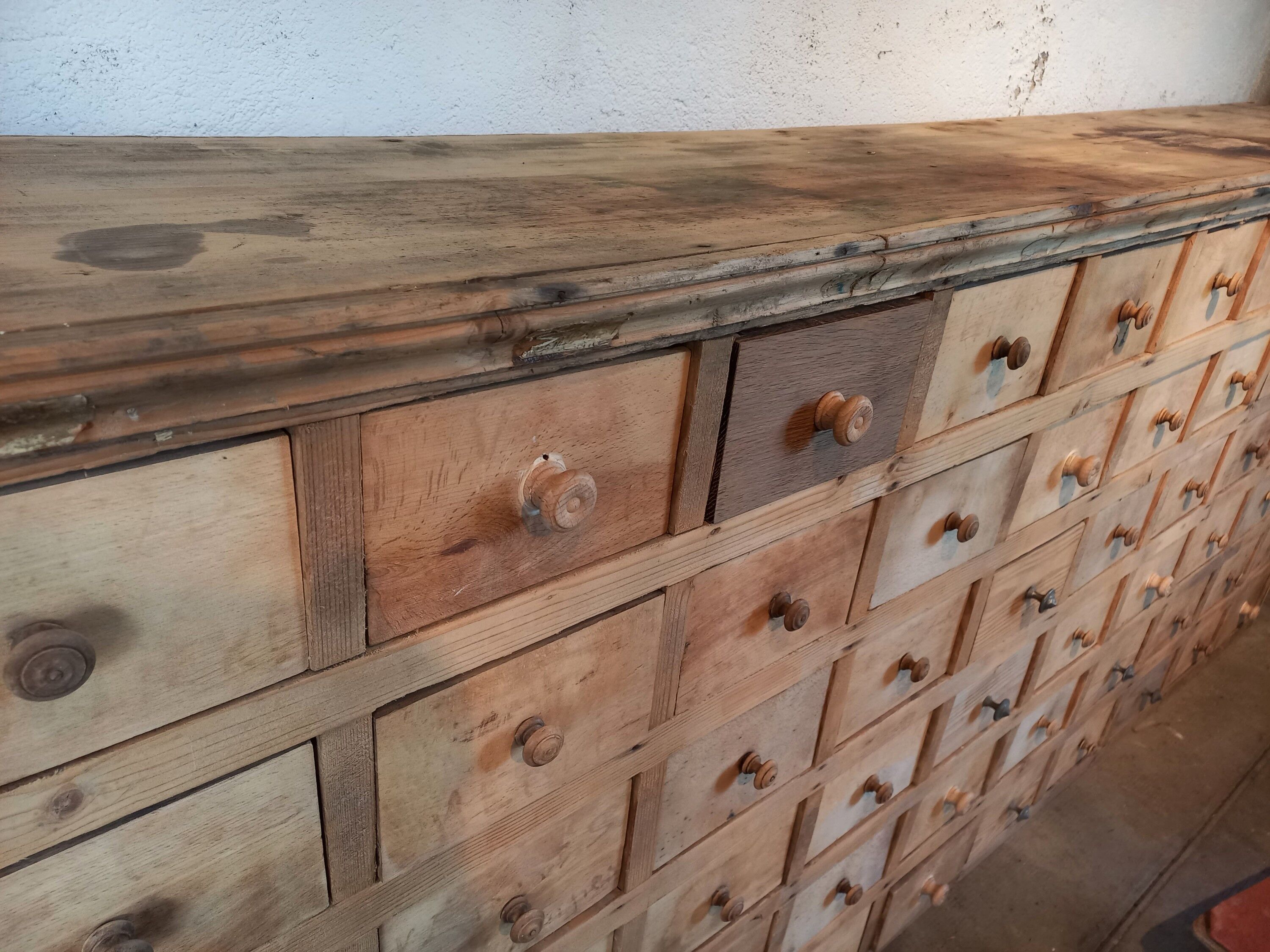 Trade cabinet with drawers