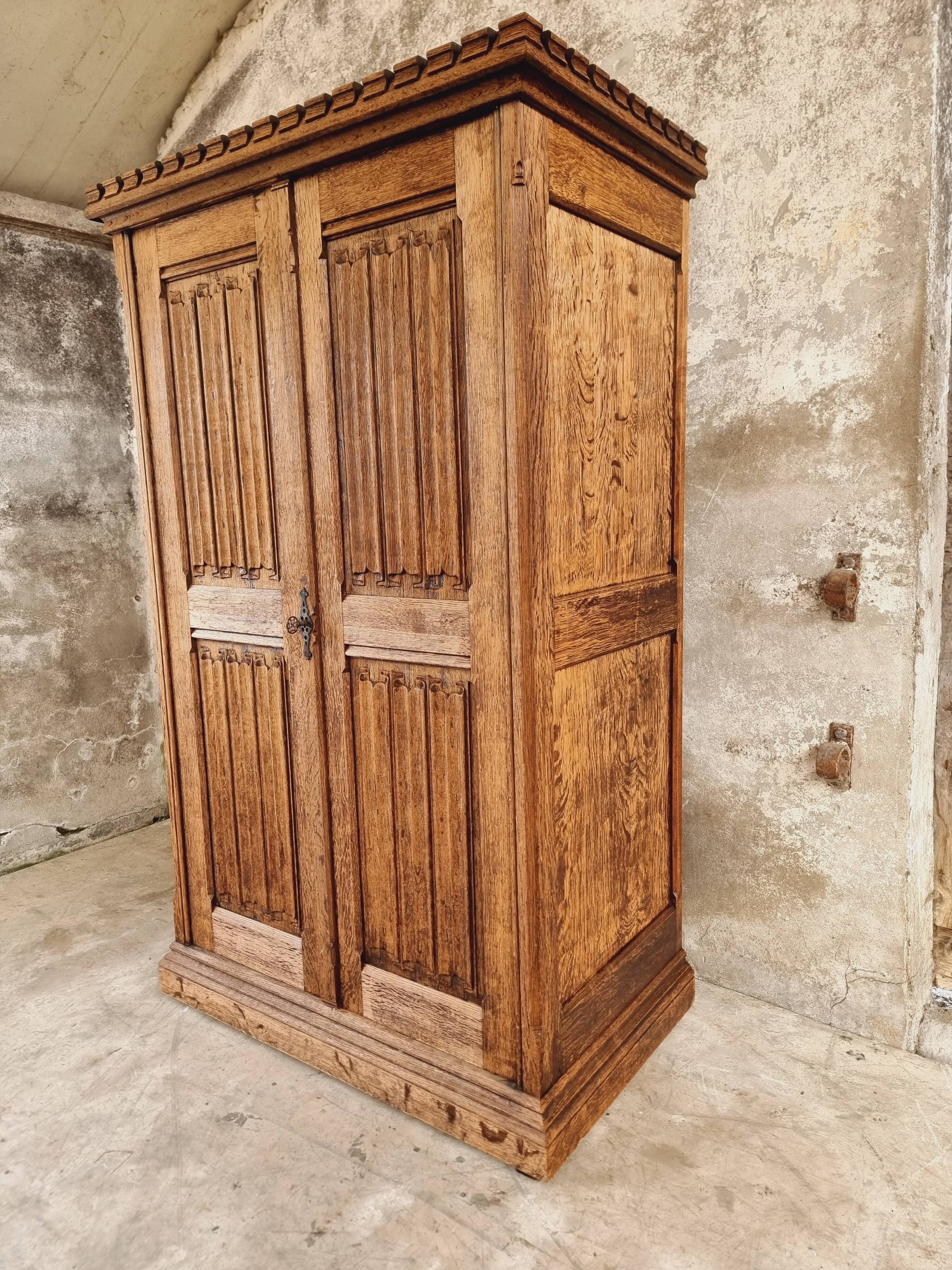 Antique cabinet drawercabinet Neo Gothic