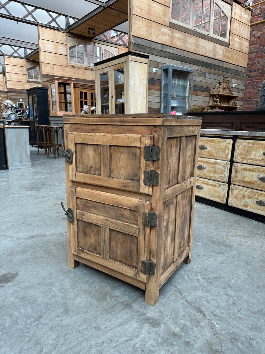 1920s icebox furniture