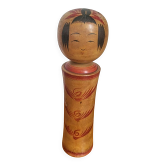 Poupée kokeshi en bois japonaise