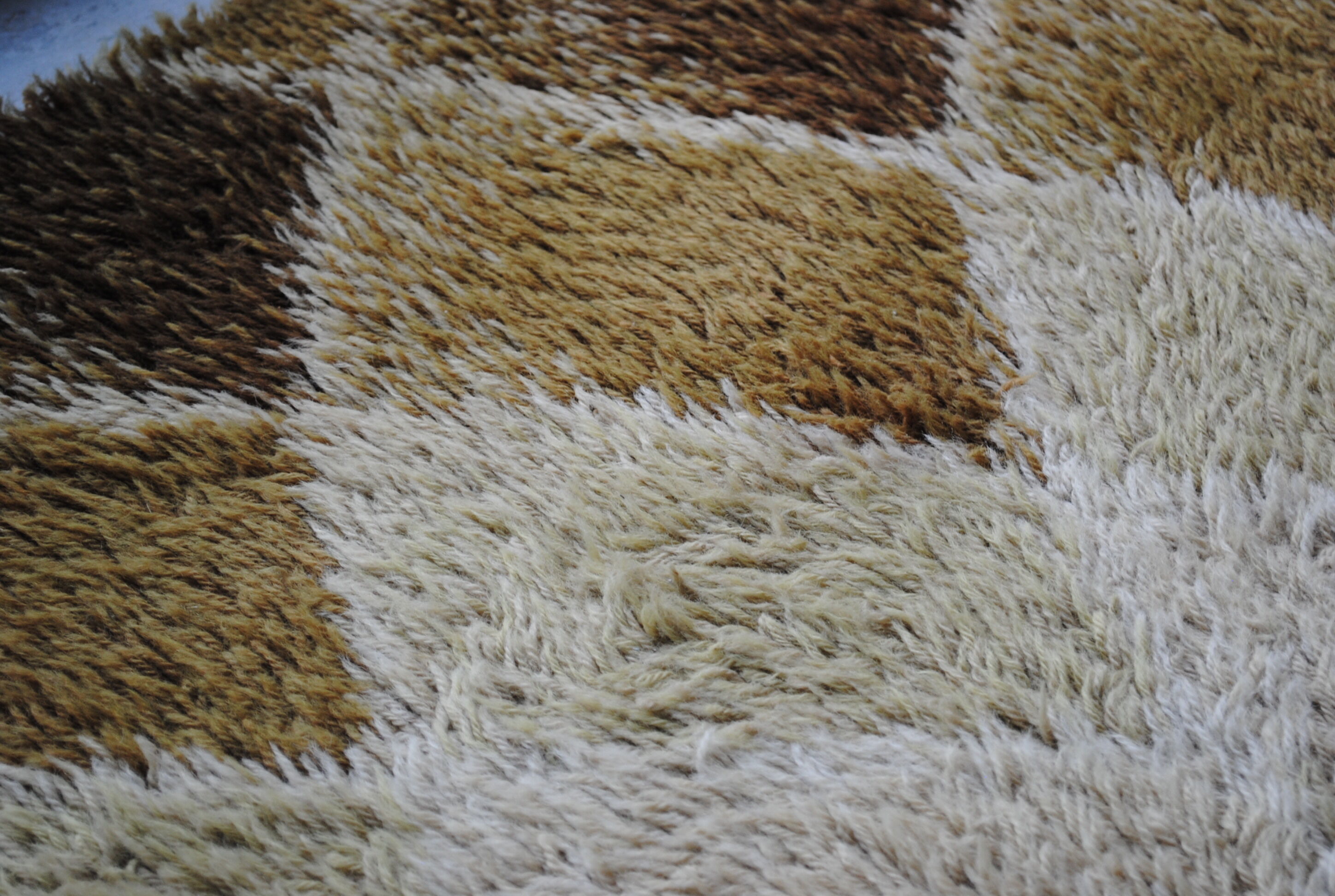 Vintage year 70s 250x350cm desso carpet