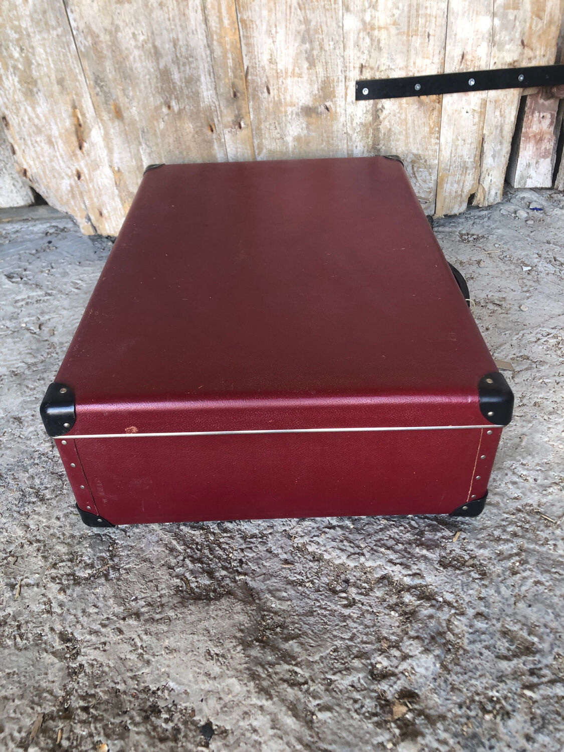 Old suitcase red cardboard bordeaux clasp metal vintage