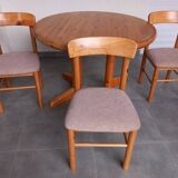Chaises et table Danemark années 1980