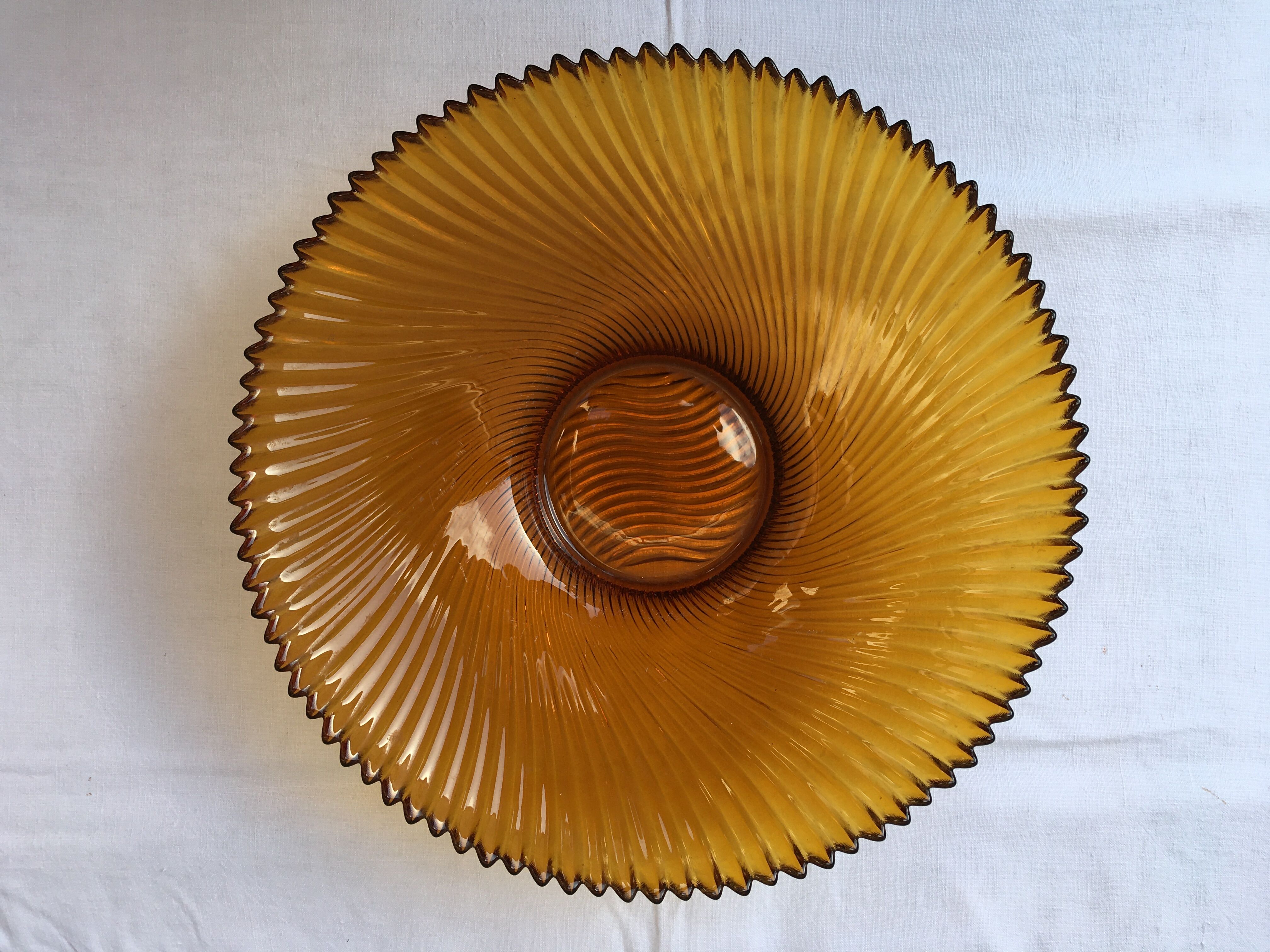 Amber 70s fruit basket