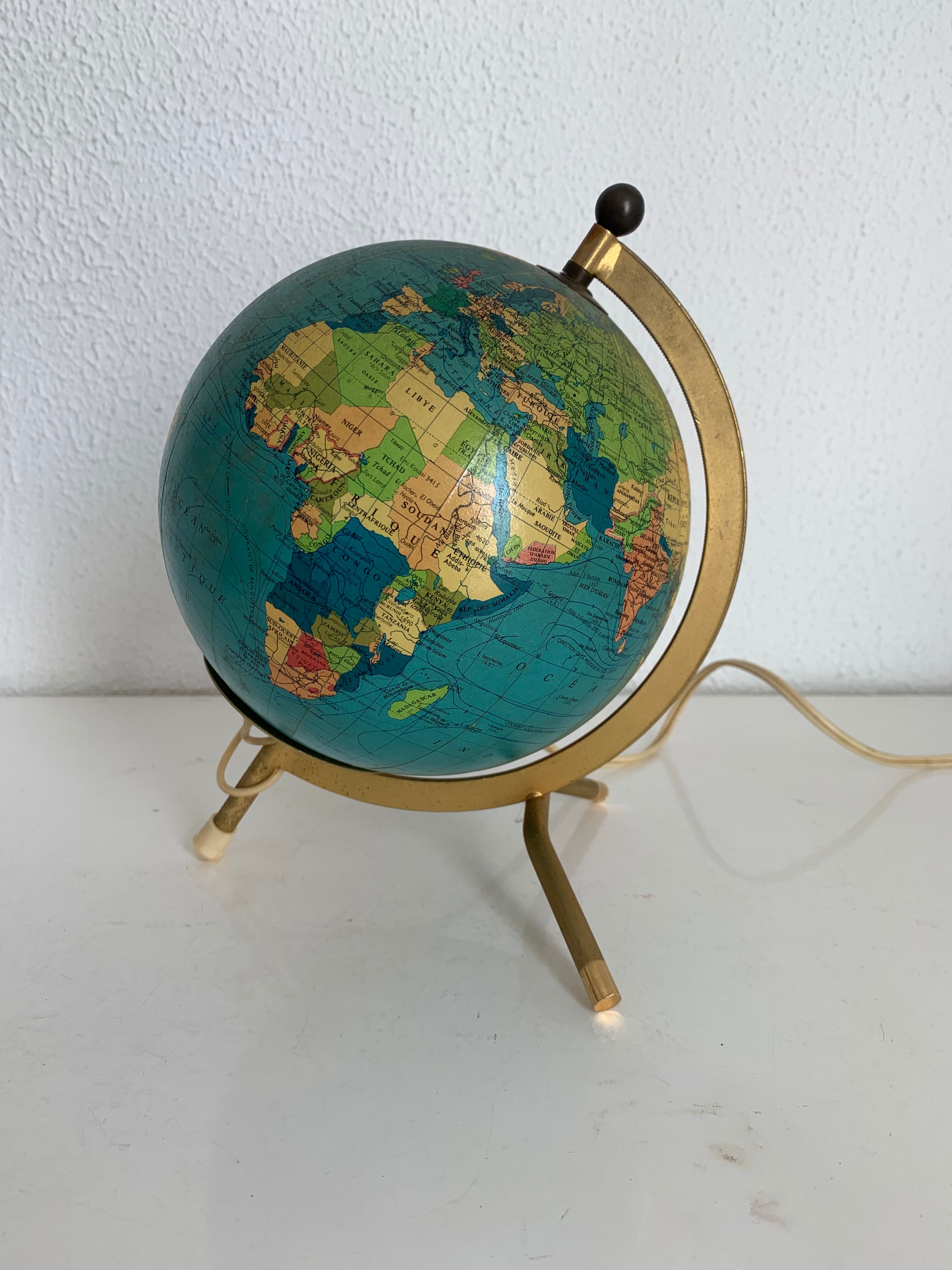 Globe vintage 1967 terrestre Taride tripode doré verre mappemonde - 22 cm