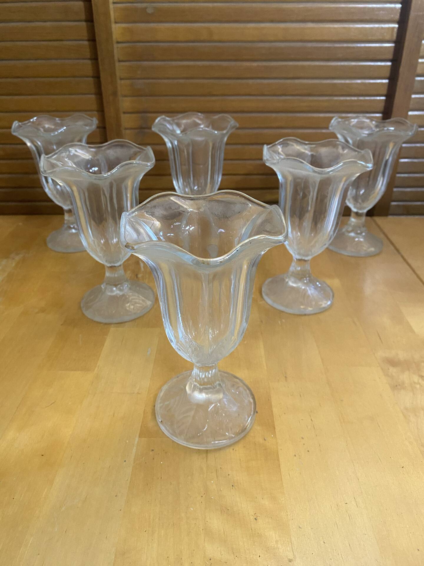 Set of 6 Ice Cream Bowls FIDENZA Moulded Glass Petal Shape Italy #E126