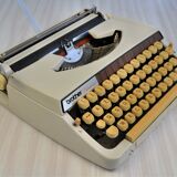 Brother Deluxe 900 typewriter - vintage 60 (new ribbon)