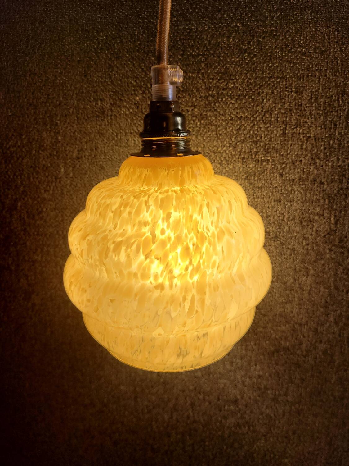 Baladeuse en verre de Clichy jaune