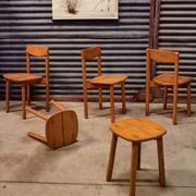 Lot de 3 chaises et 2 tabourets