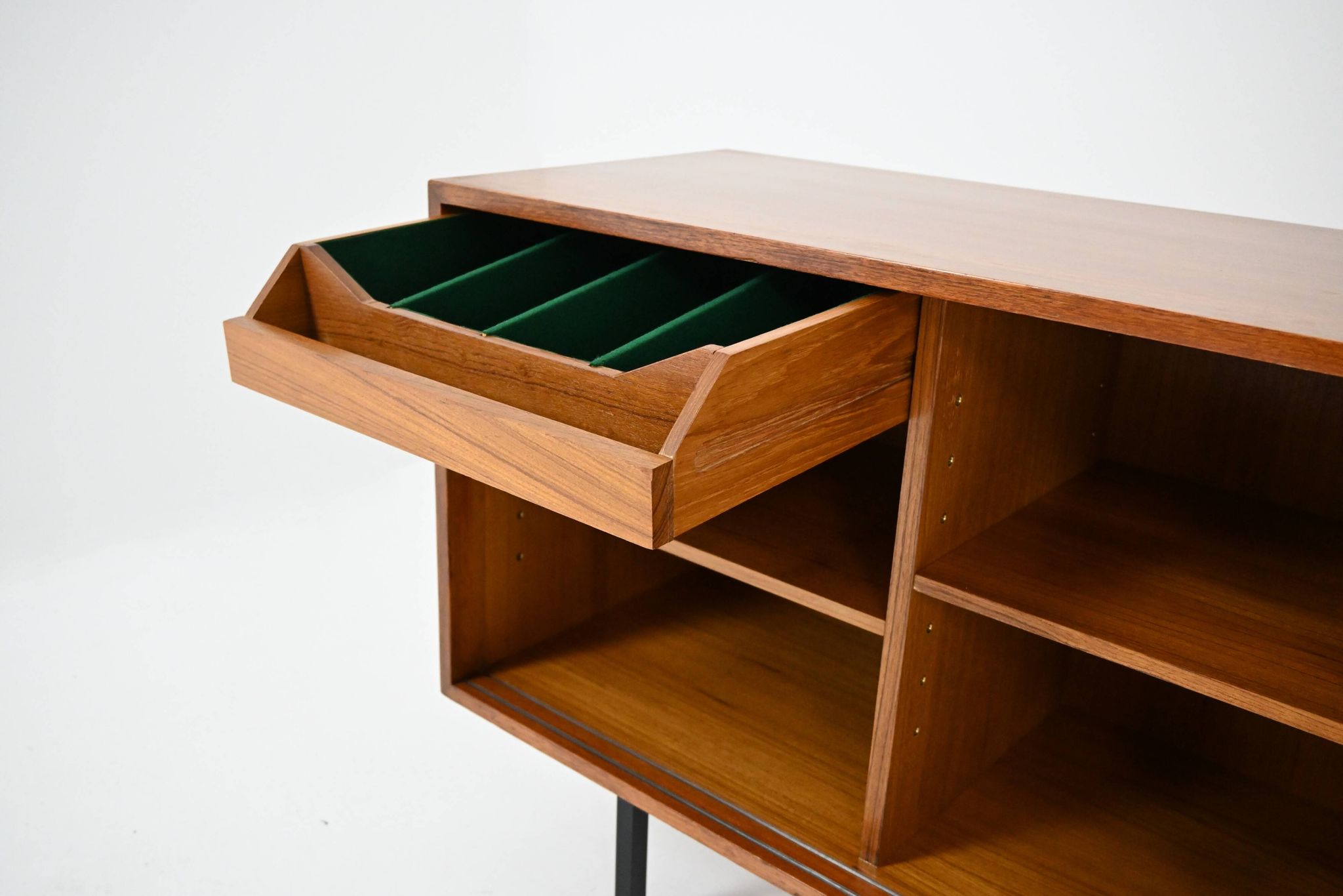 Buffet by Florence Knoll Bassett for Knoll International, 1950s