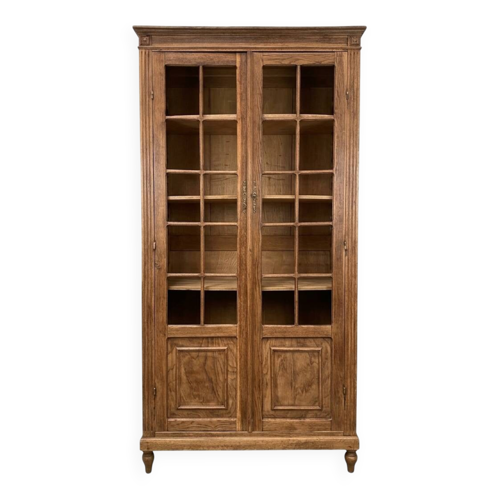 Antique display cabinet (renovated)