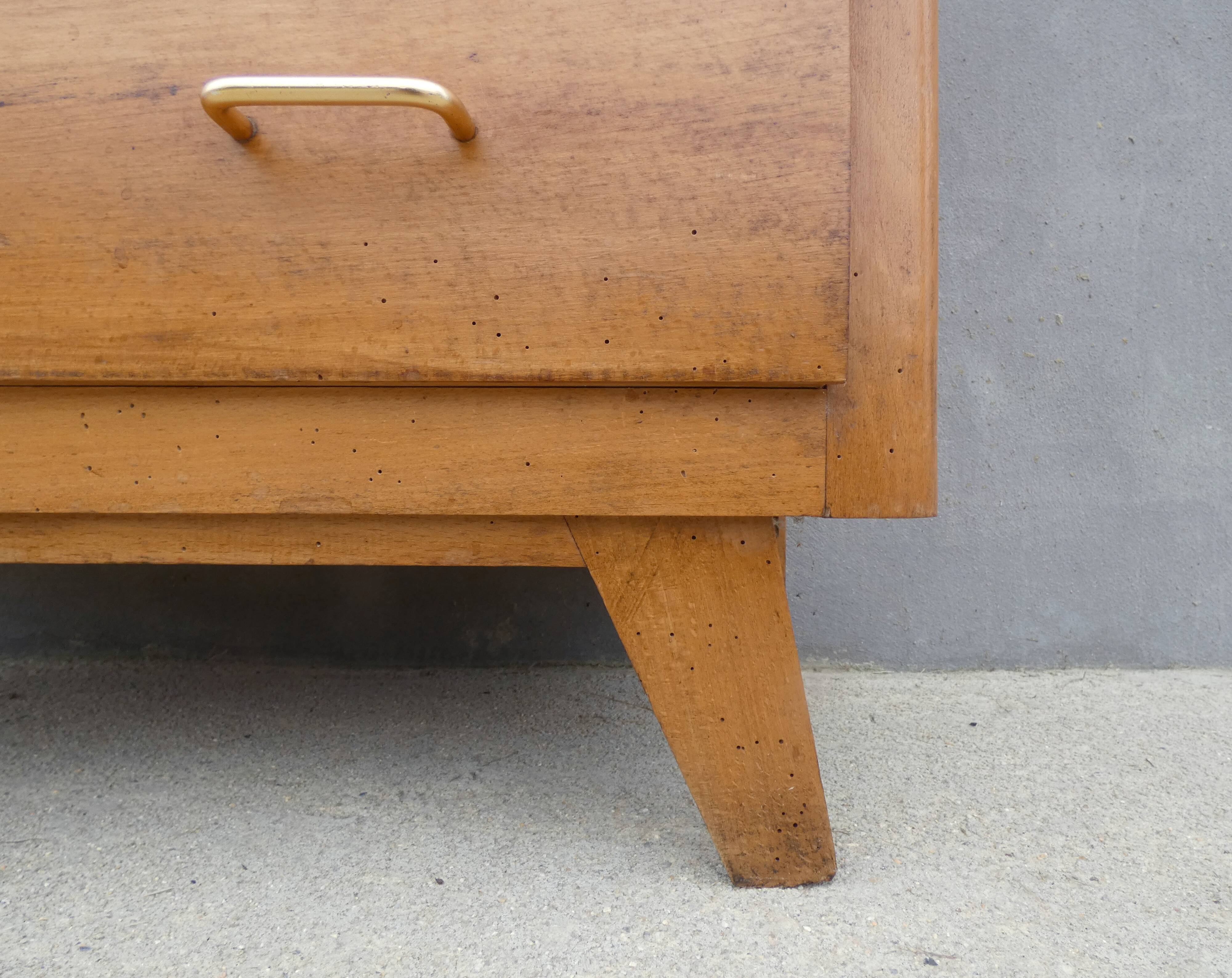 commode vintage en bois pieds compas