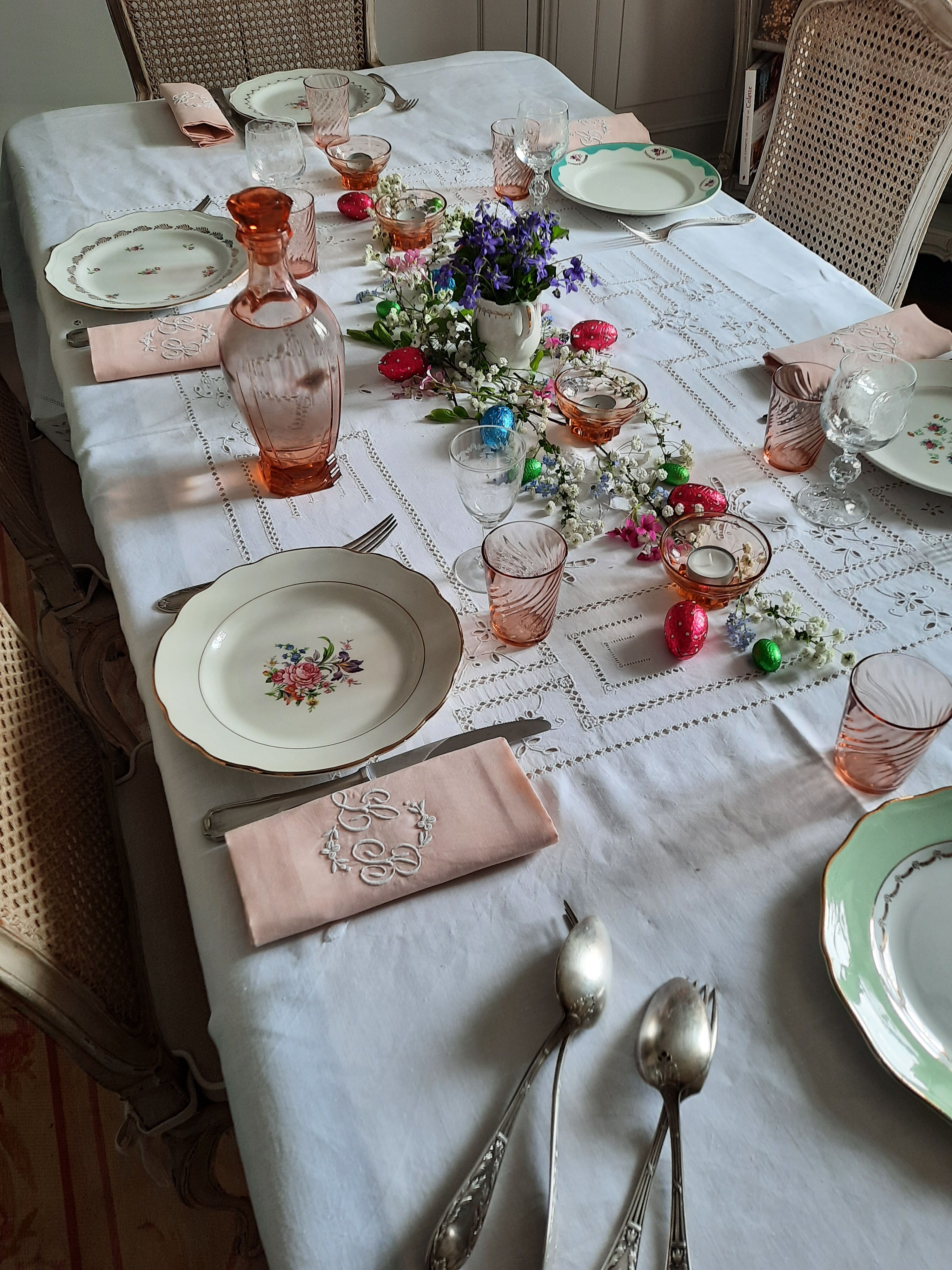 6 old flat plates mismatched