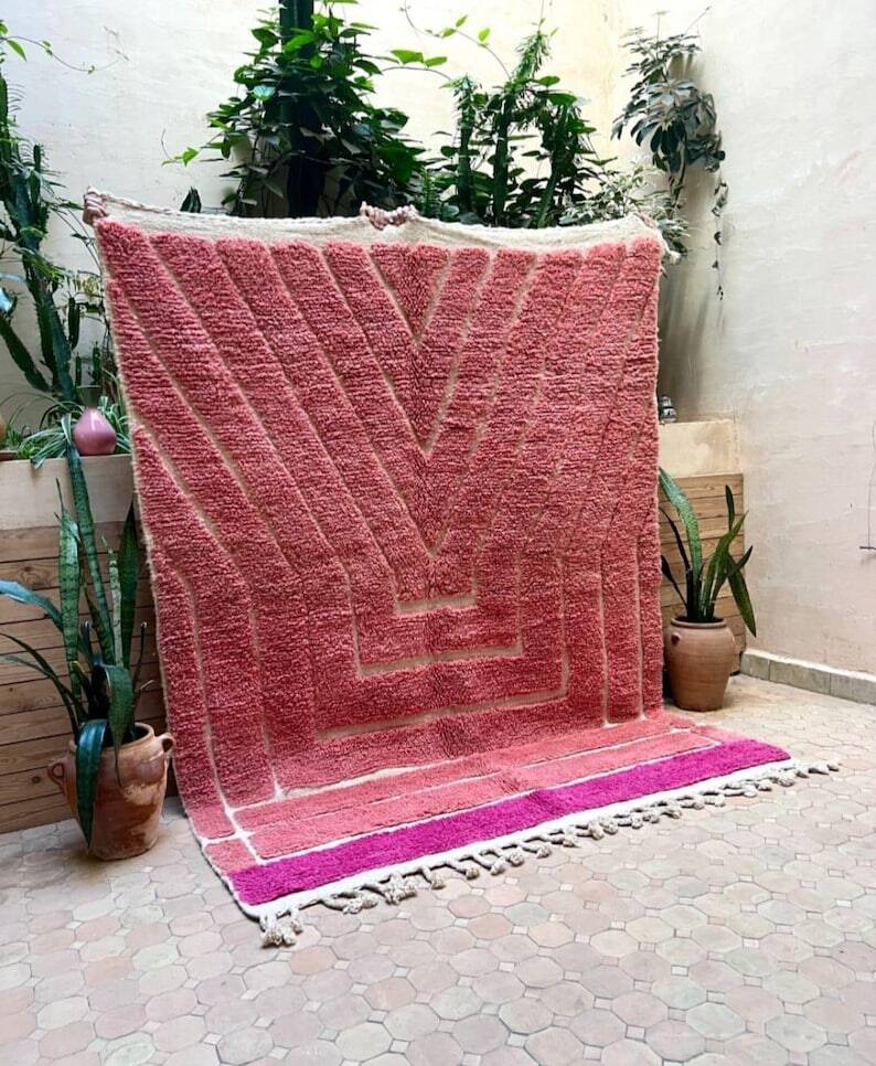 Beautiful handmade pink rug 200cm x 300cm