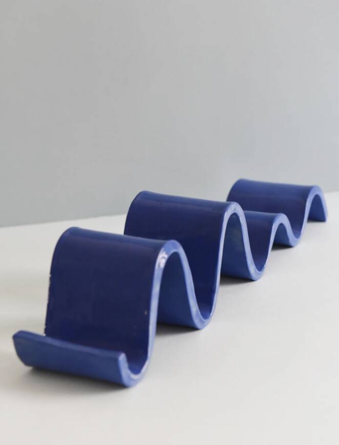 Cobalt blue wave pocket emptier