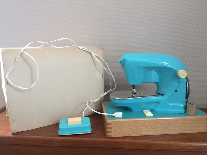 Machine à coudre enfant vintage, 1970