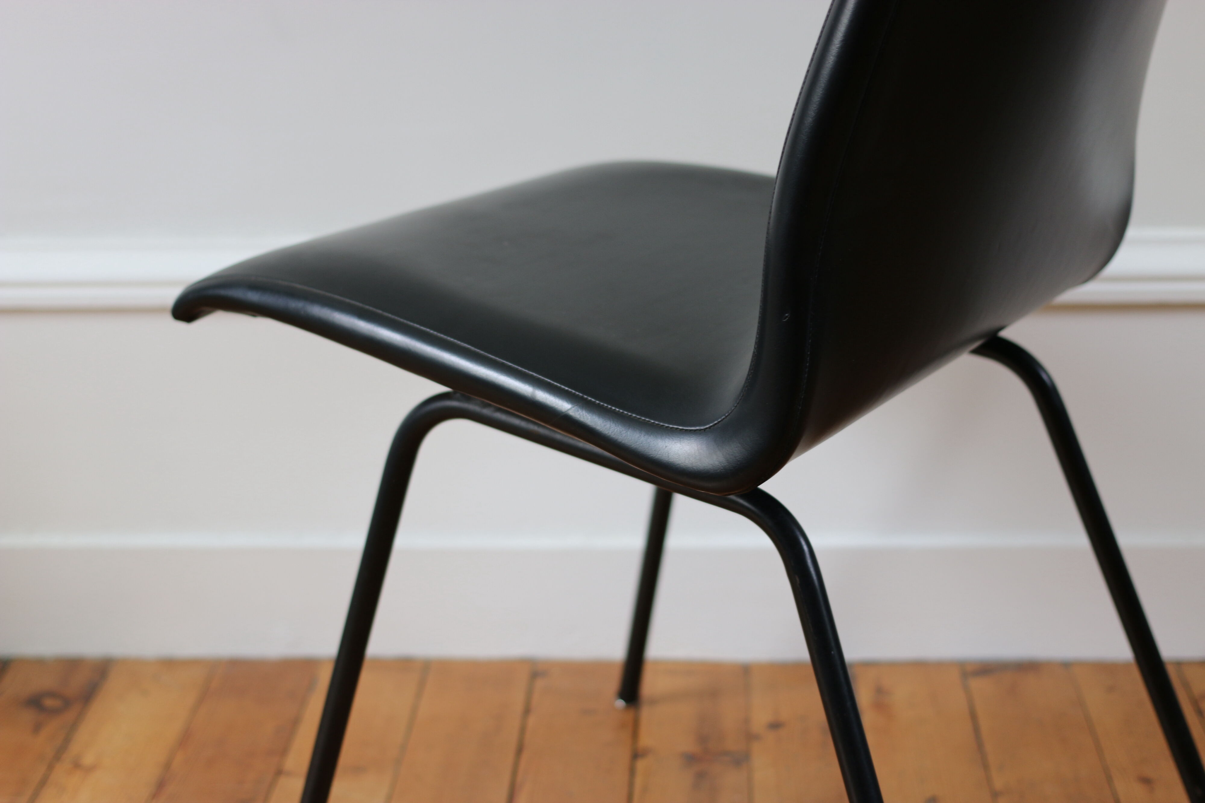 Series of 4 vintage chairs 1950