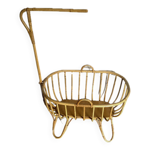 Berceau d'enfant et sa