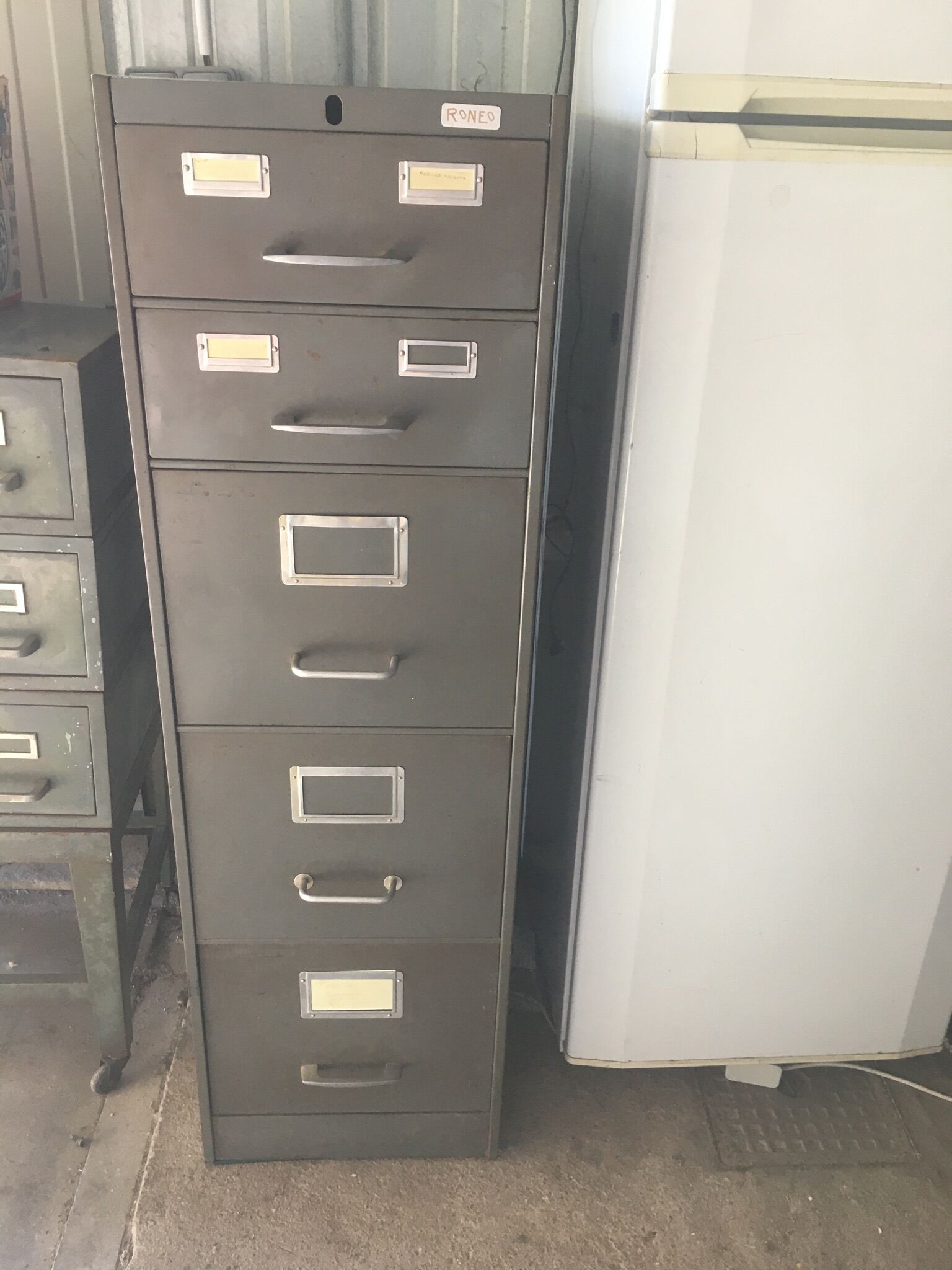 Roneo industrial binder