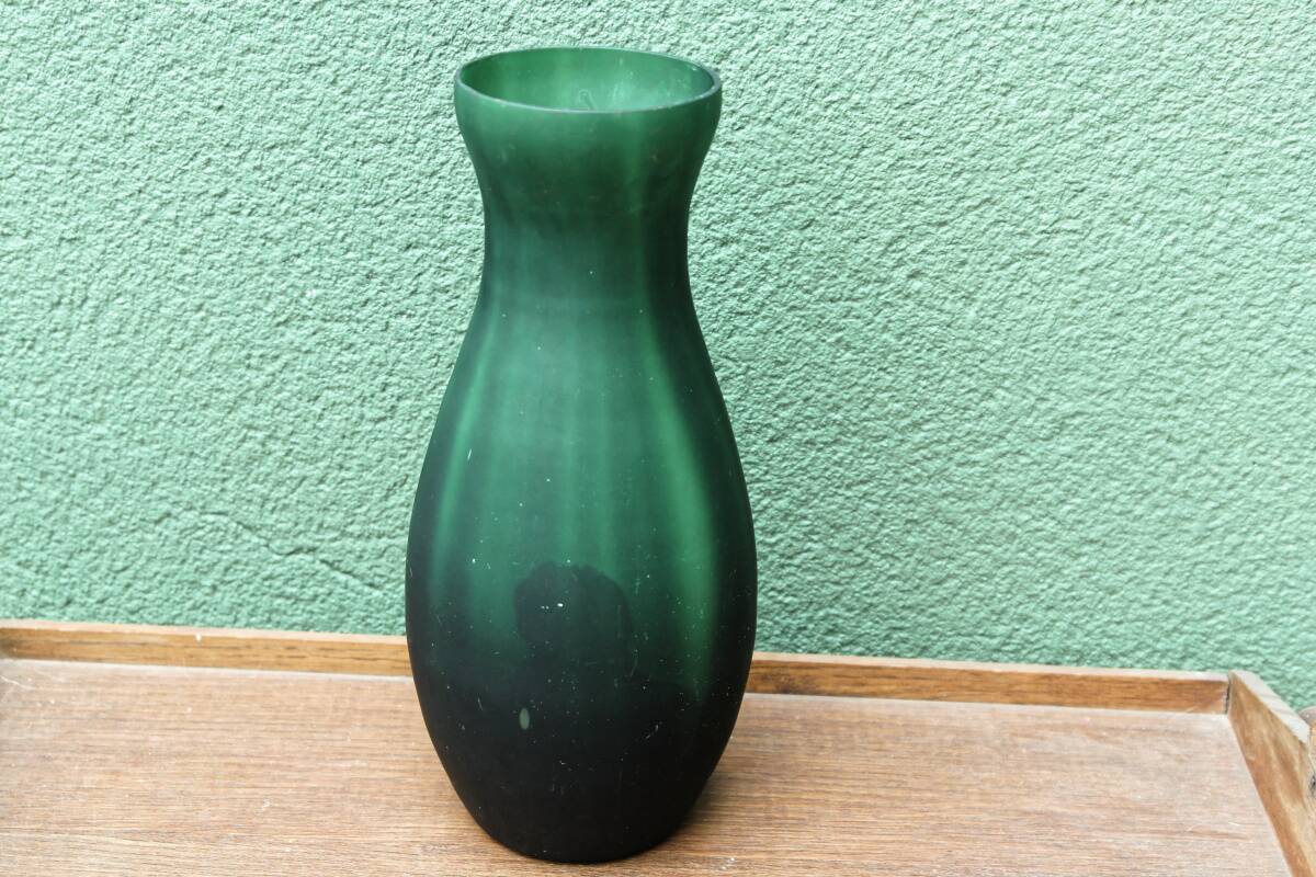 Blown glass vase, frosted satin.