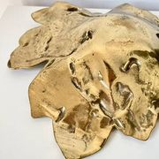 Plat décoratif en forme de feuille – Bronze doré – Début XXᵉ siècle