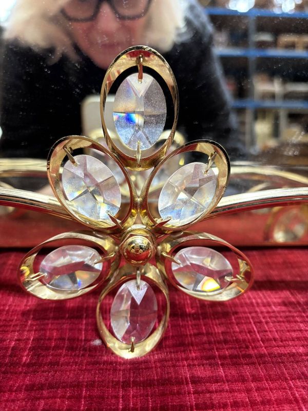 Miroir de salle de bain en métal doré