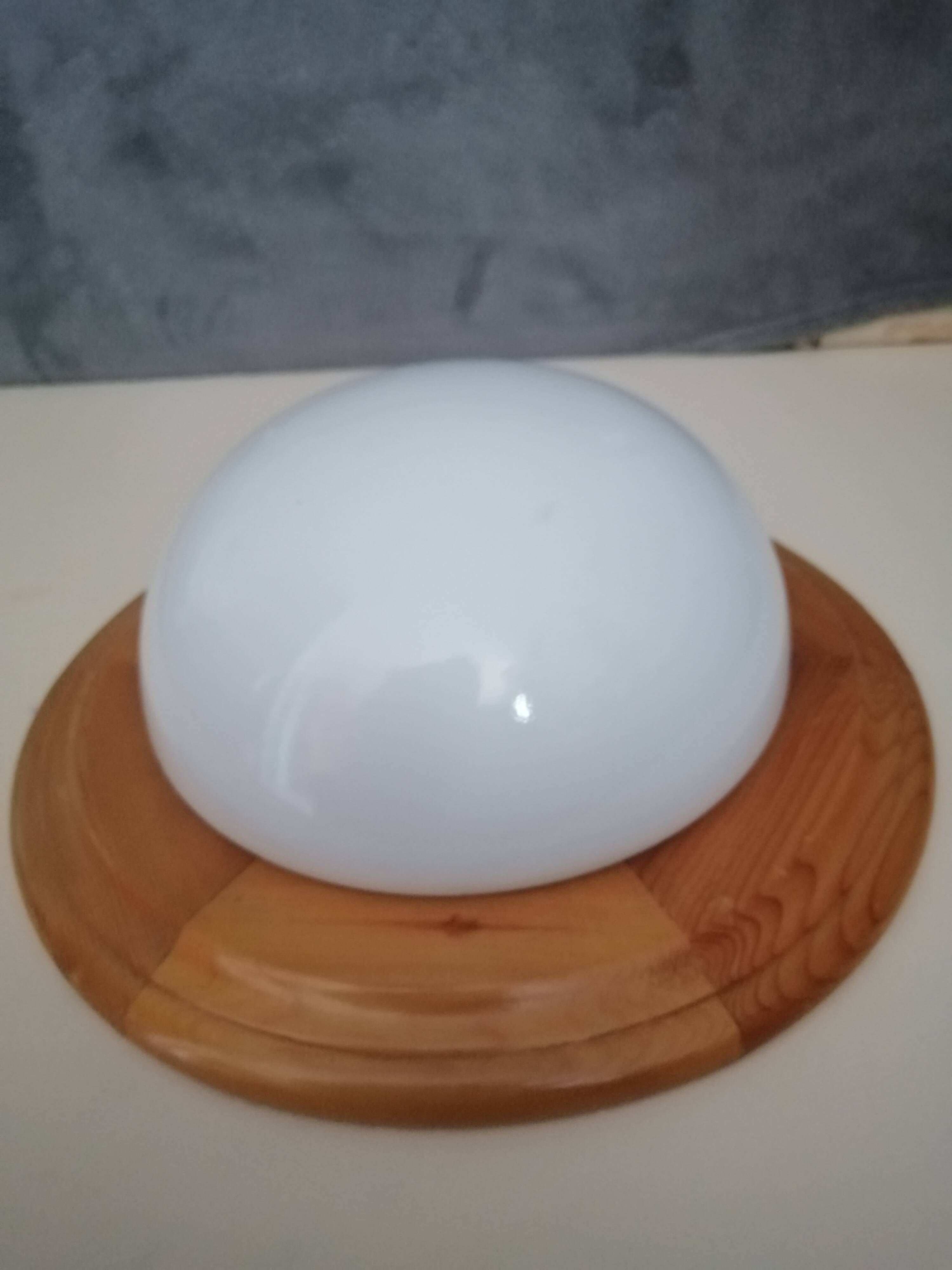 Plafonnier applique en bois et opaline