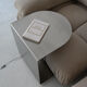 Table d'appoint en acier inoxydable en forme de C Veliento
